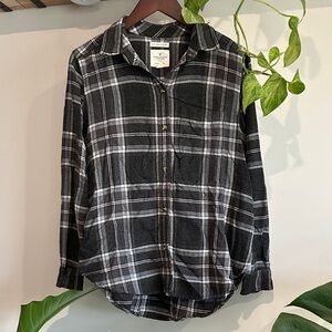 American Eagle Outfitters Black and White Plaid Shirt